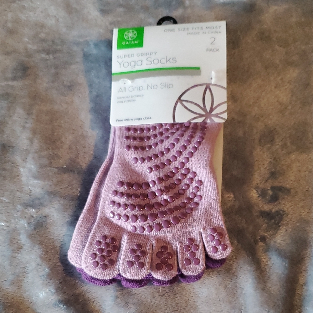 2 Pair - GAIAM Pink and Purple Yoga Socks